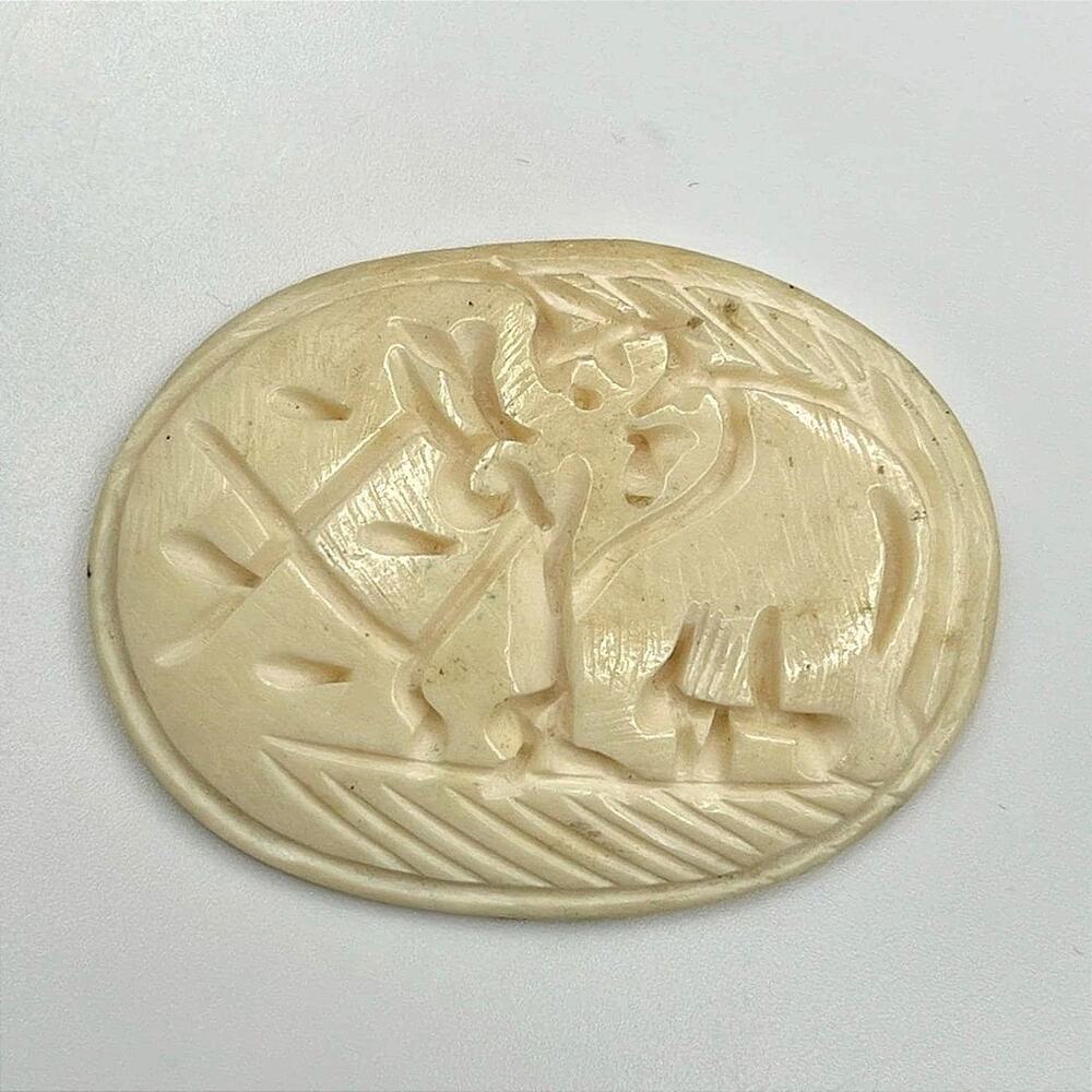Vintage Rare Hand Carved Deer Bone Engraved Elephant Classic Fashion Brooch Pin